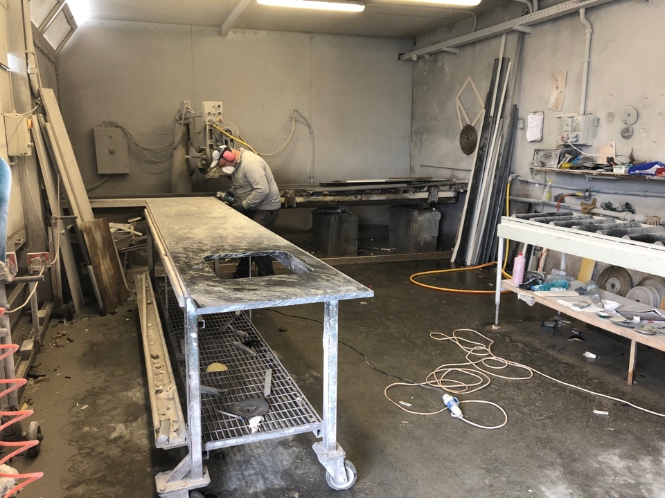 https://www.ideal-top.com/wp-content/uploads/2025/03/ideal-top-creazione-piani-in-marmo.jpeg